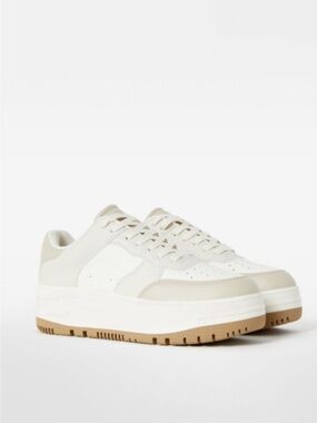 NWT Bershka Women’s Chunky Platform Sneakers - White, Cream, Off-white US 7.5
